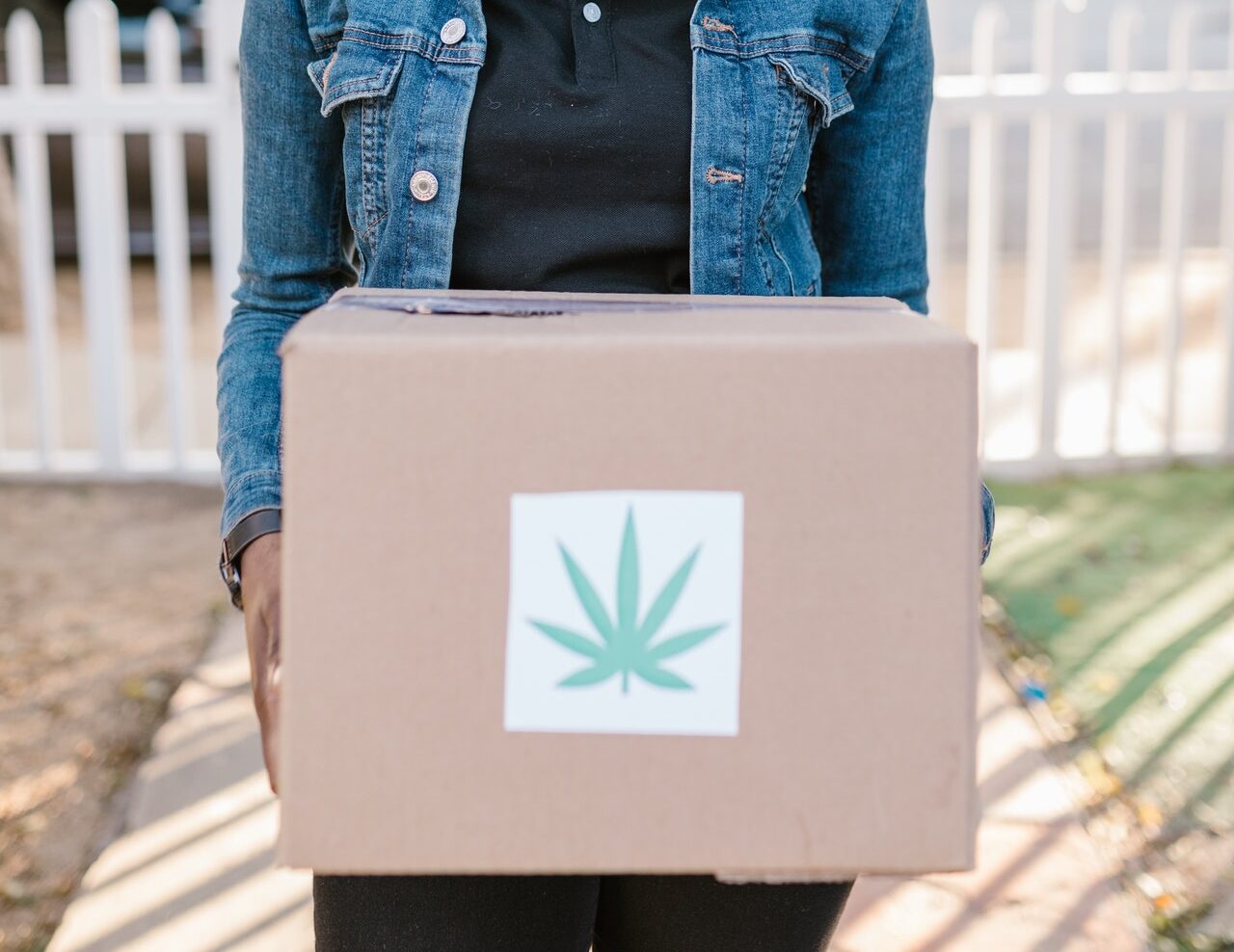 LeafLink expands logistics services to solve cannabis transportation and fulfillment